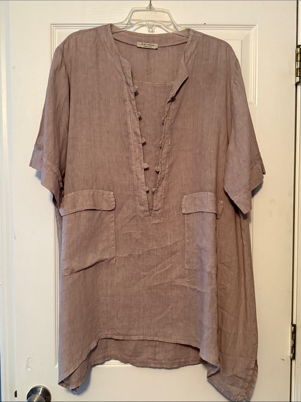 Women’s Italian Casual Linen Shirt in Relaxed Button-Trim Tunic